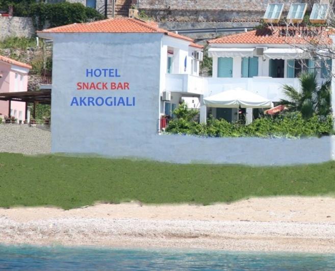 Akrogiali Hotel Plomari エクステリア 写真