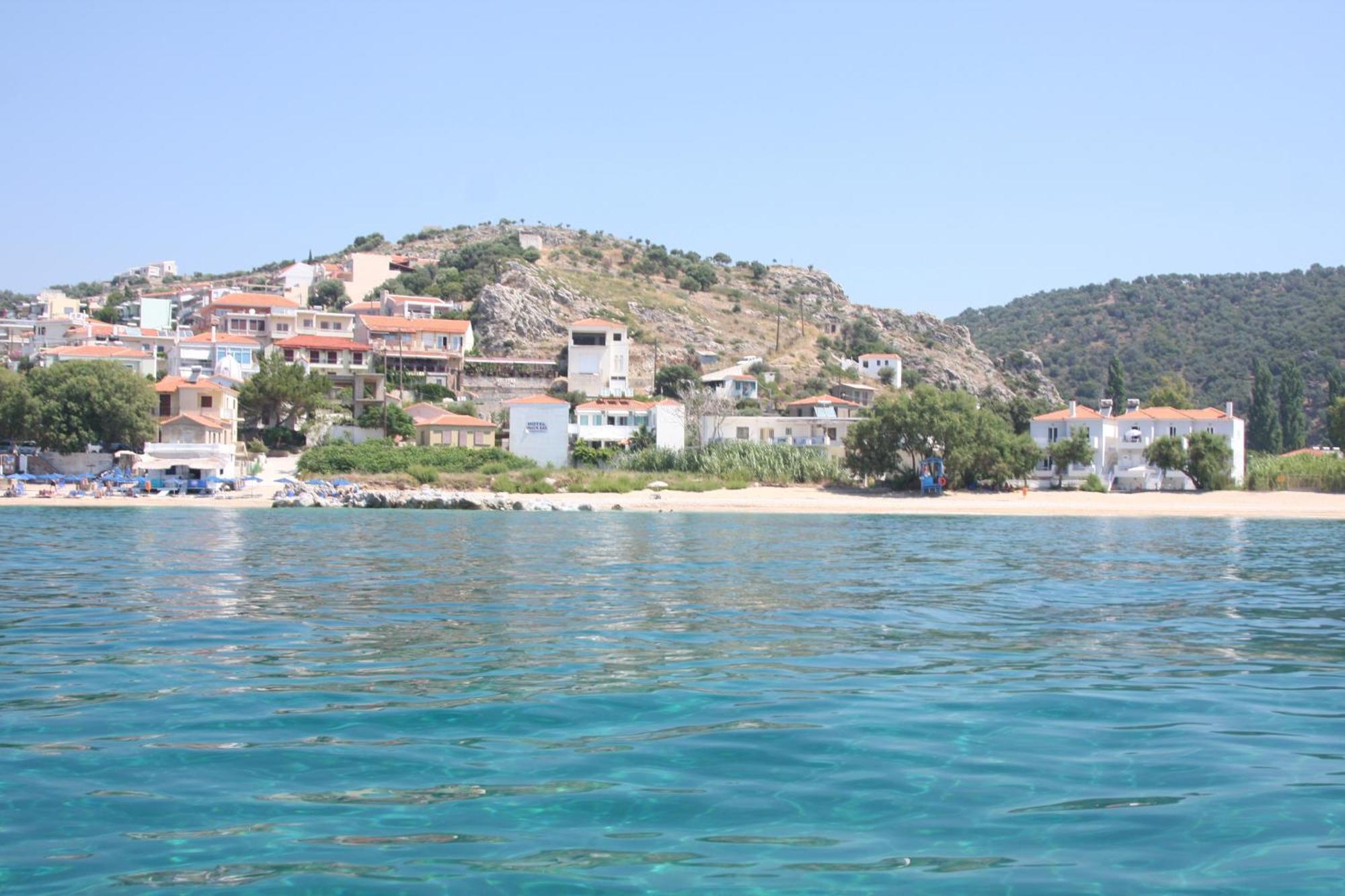 Akrogiali Hotel Plomari エクステリア 写真